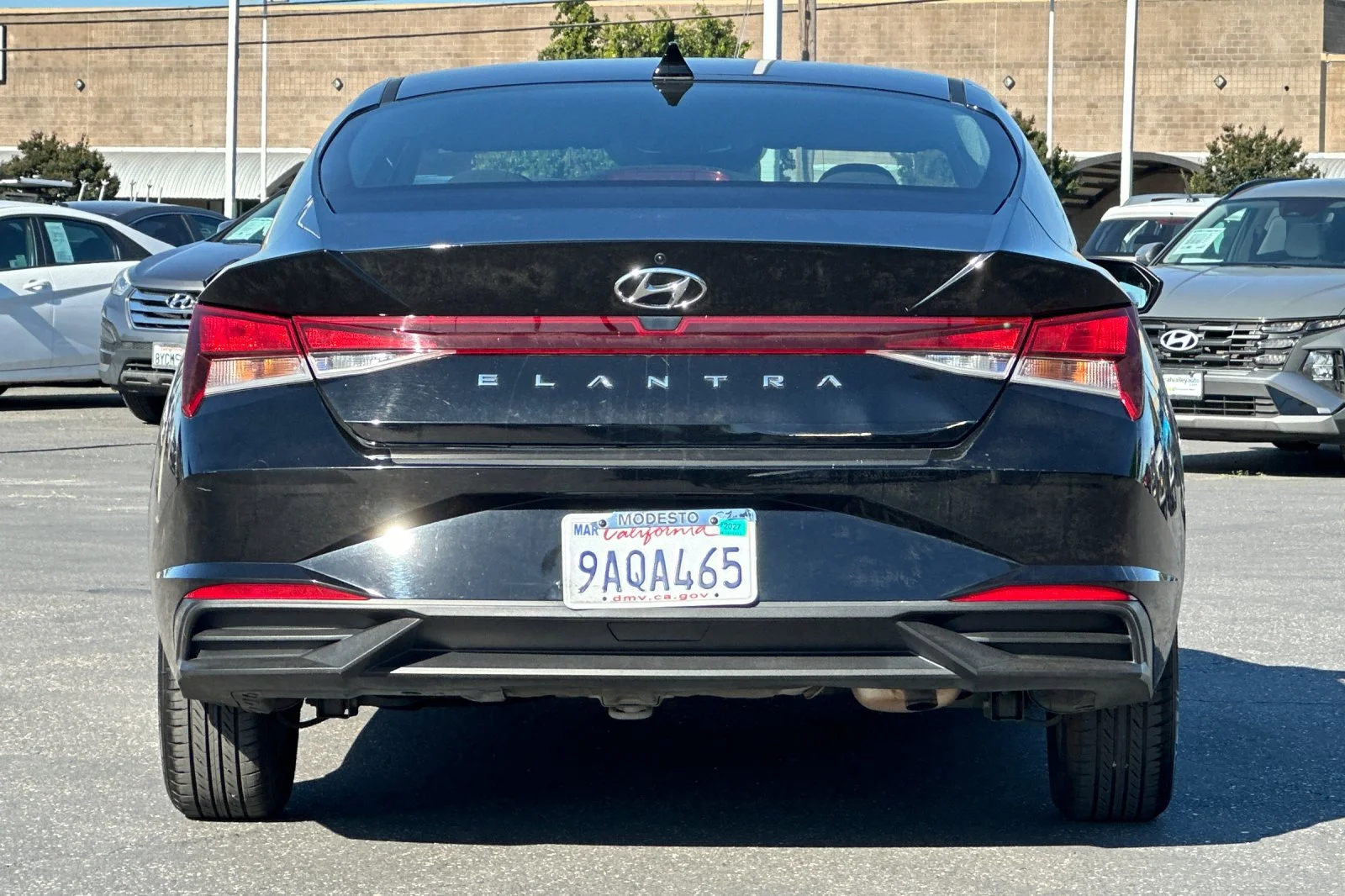Used 2022 Phantom Black Hyundai SE image 5