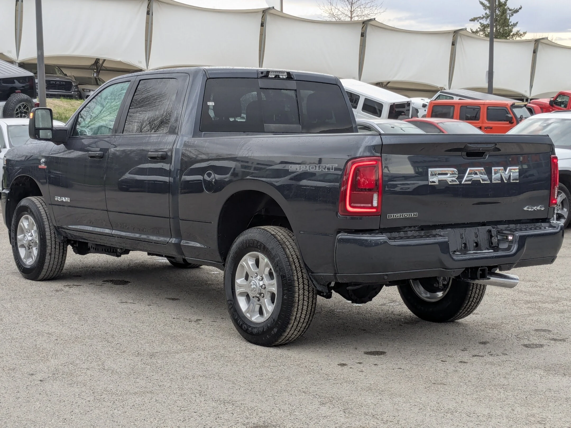 New 2026 Blue RAM Big Horn - - Level 2 Plus Grp - Sport Appearance Pkg - 5th Wheel/Gooseneck Prep - NAV & More! image 6