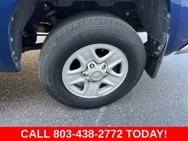 Used 2015 Blue Toyota SR5 image 28