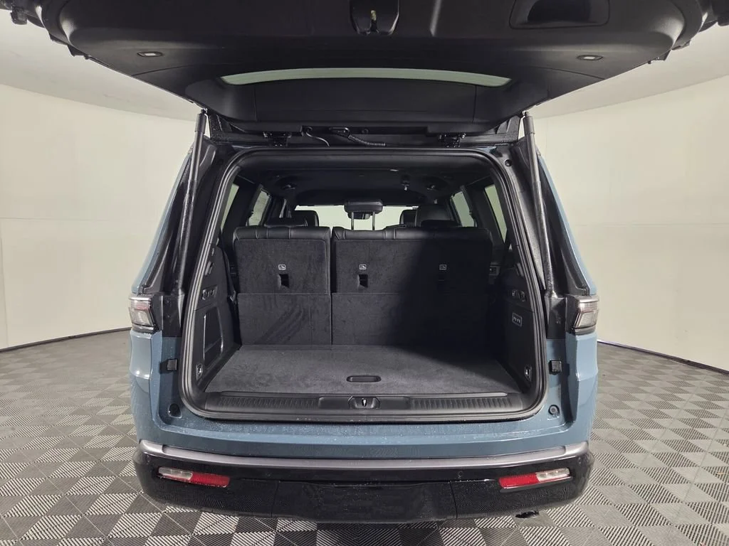New 2026 Steel Blue Exterior Paint Jeep Limited Altitude image 18