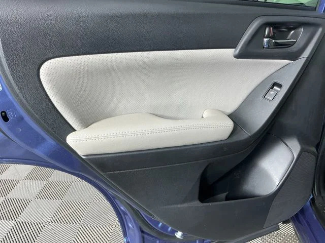 Used 2018 Blue Subaru 2.5i Limited image 27
