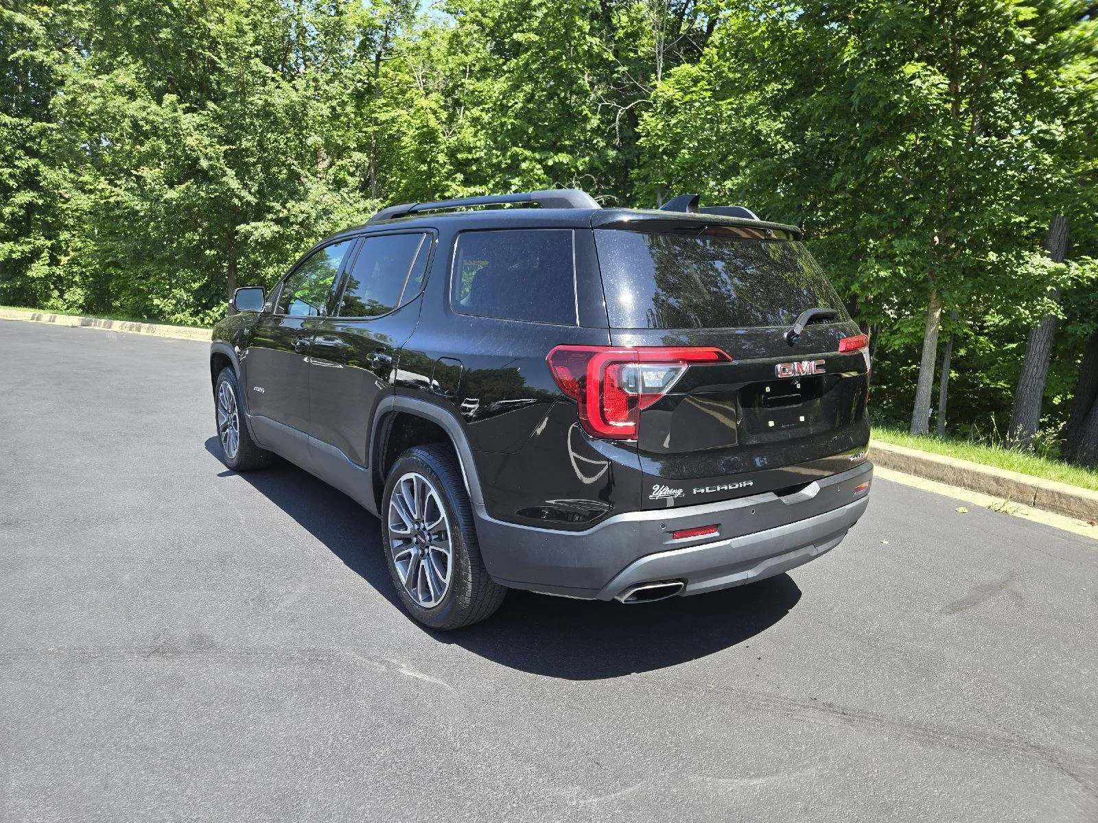 Used 2020 Ebony Twilight Metallic GMC AT4 image 6