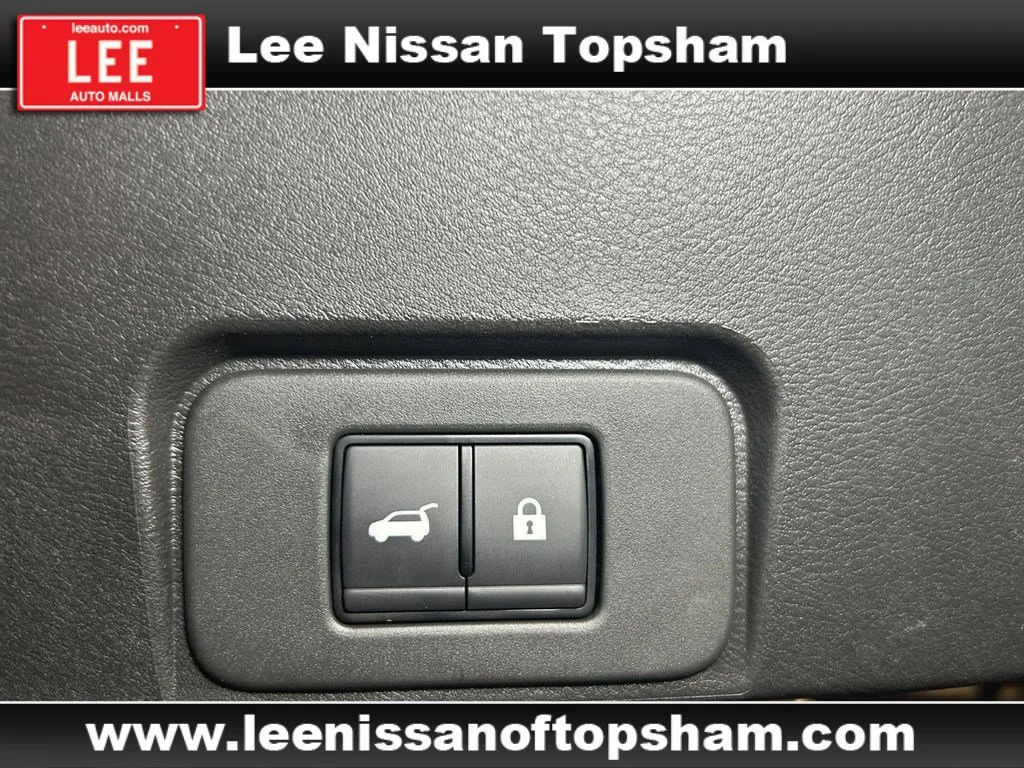 Used 2025 Super Black Nissan SV image 21