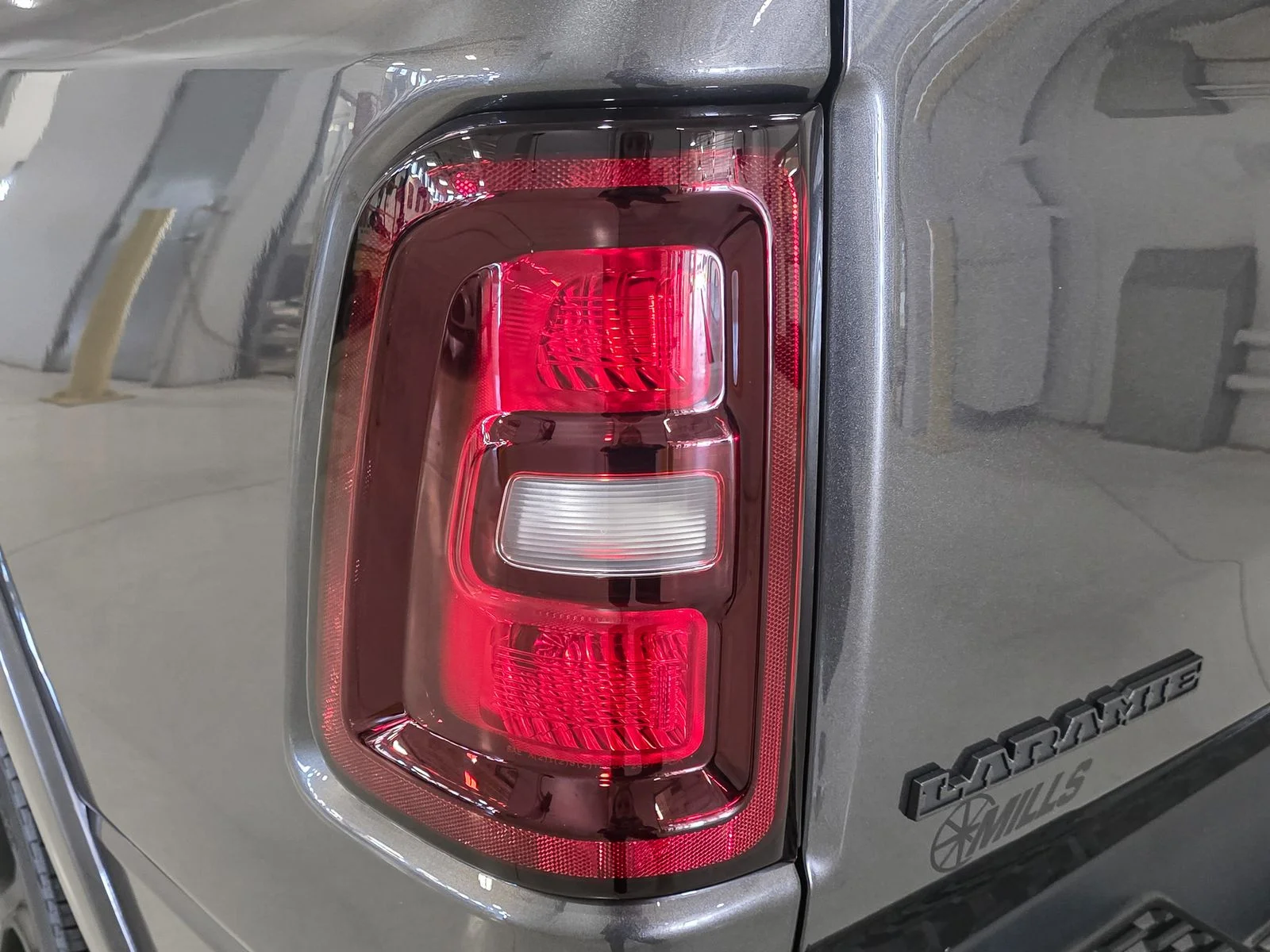 New 2026 Granite Crystal Metallic Clear-Coat Exterior Paint RAM Laramie image 15