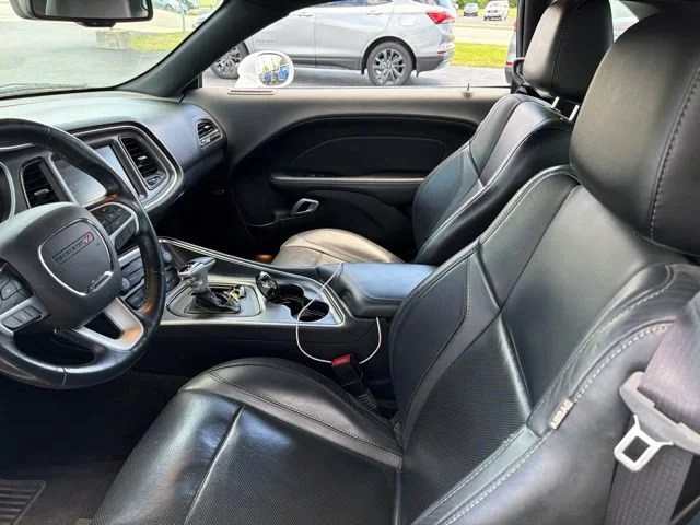 Used 2016 White Dodge SXT Plus image 3