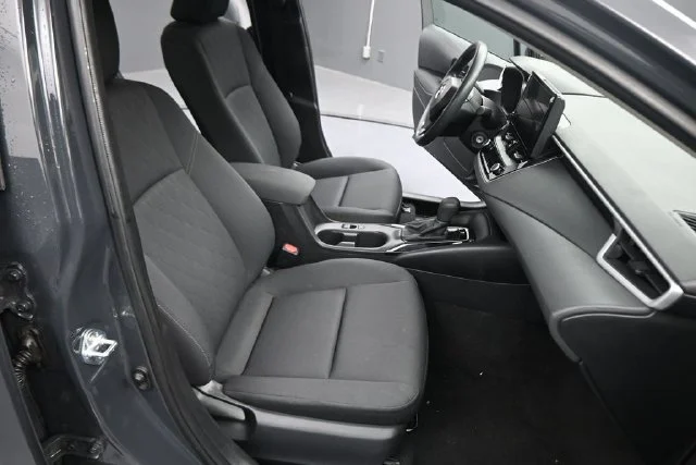 Used 2025  Toyota LE image 14