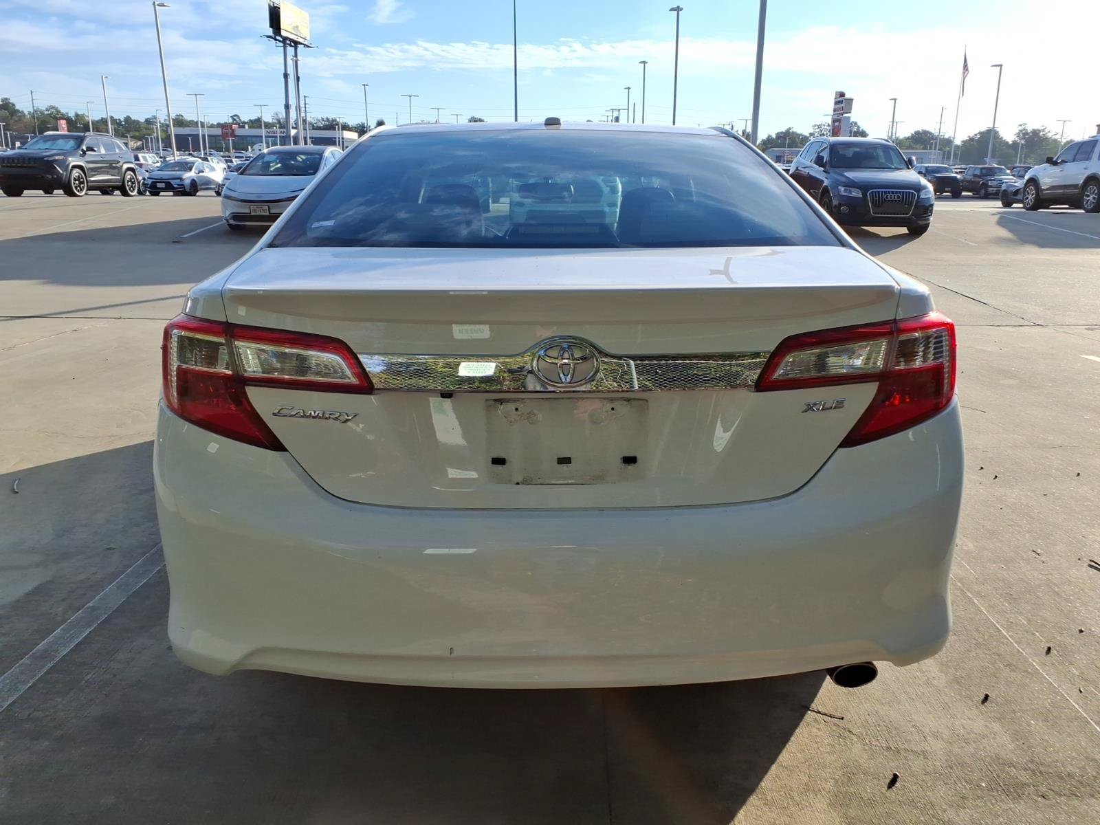 Used 2014 Super White Toyota XLE image 6