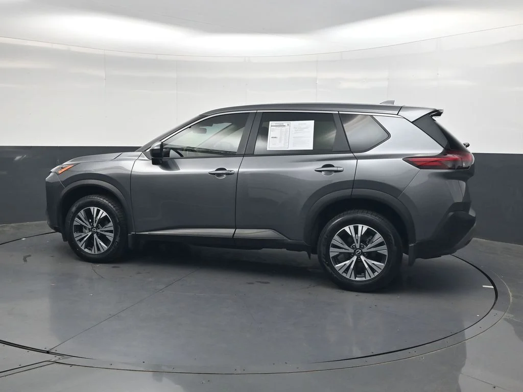 Used 2023 Gray Nissan SV image 8