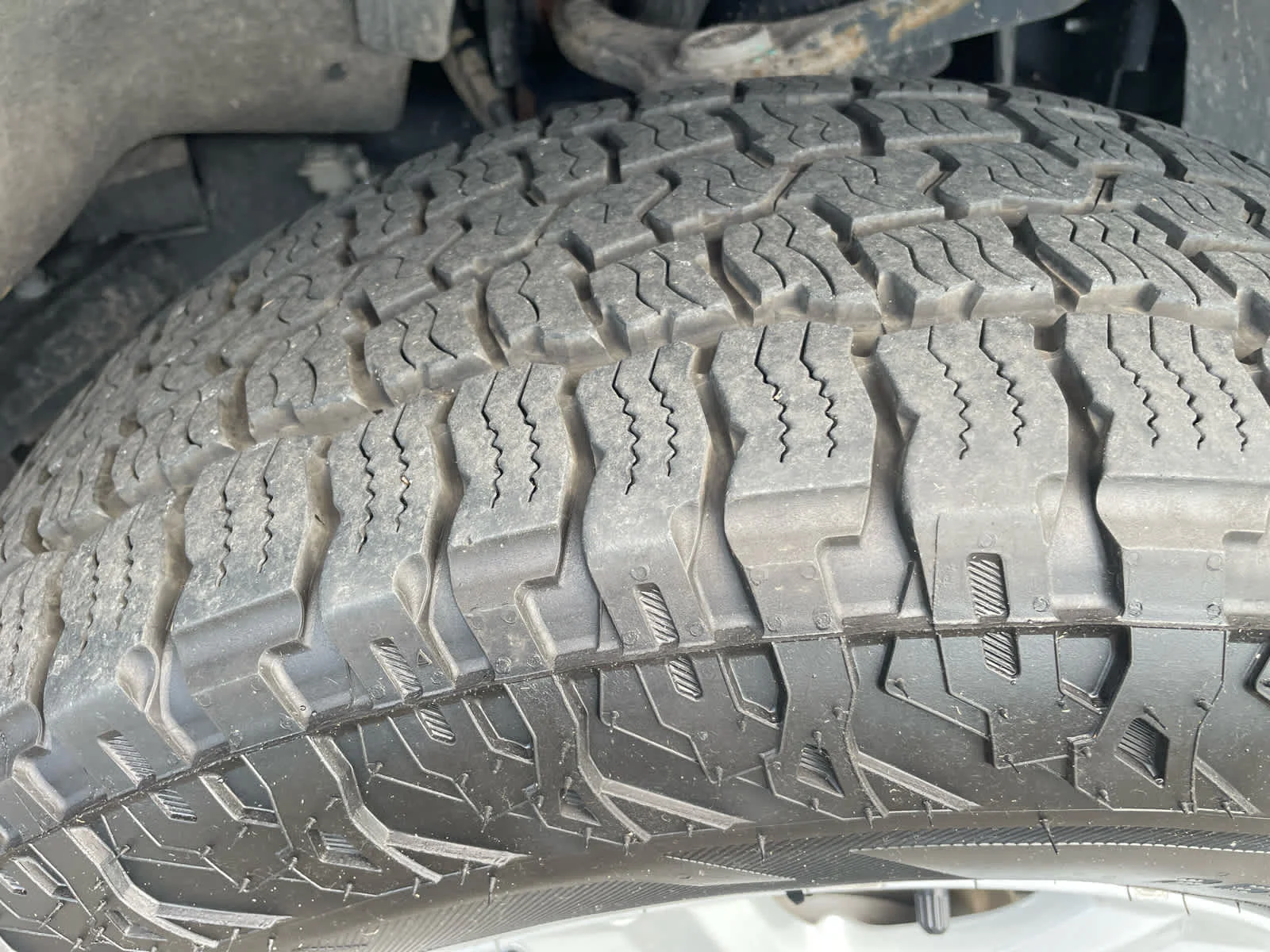 Used 2023 Agate Black Metallic Ford XLT image 7