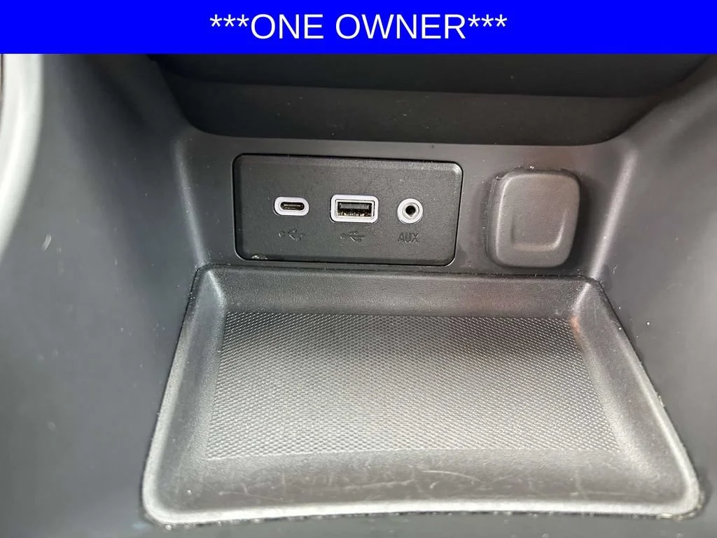 Used 2024 Ebony Twilight Metallic GMC SLE image 19