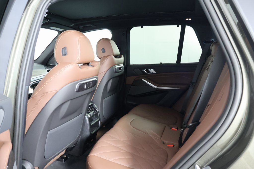 New 2026 Green Metallic BMW xDrive50e image 6