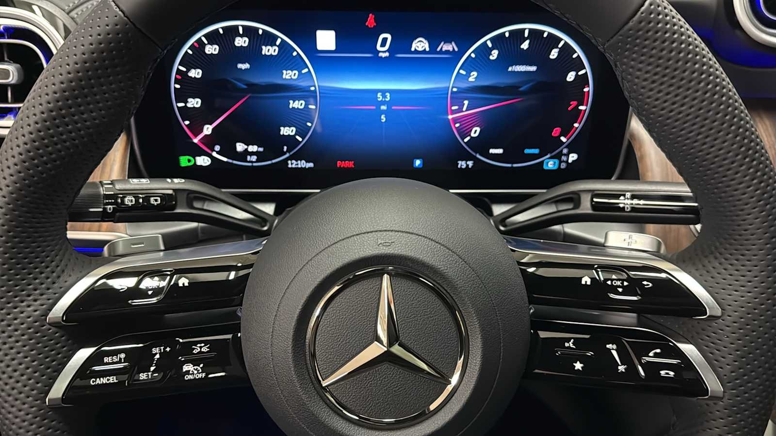 New 2026 MANUFAKTUR Alpine Grey Mercedes-Benz GLC 300 image 18