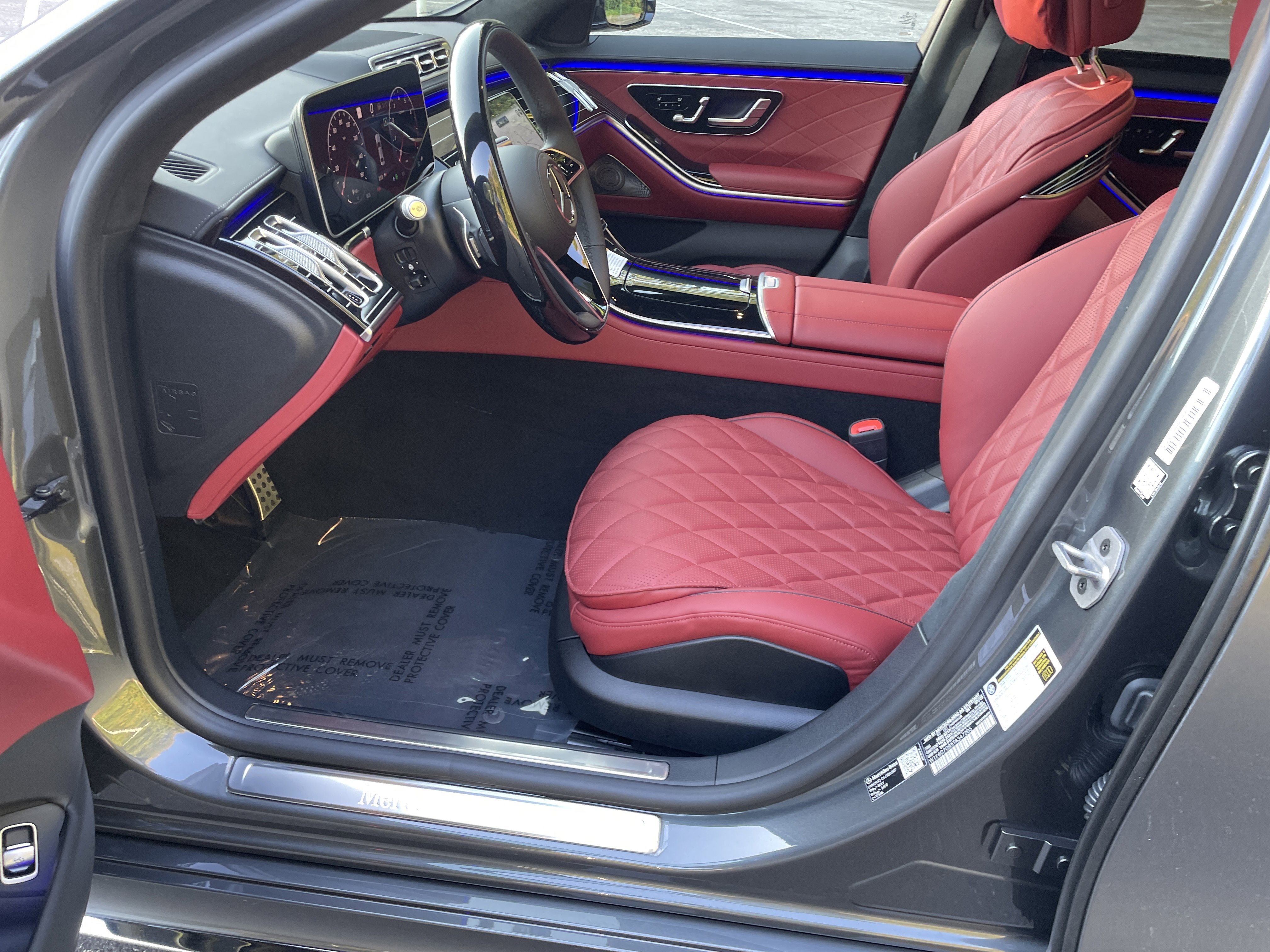 New 2026 MANUFAKTUR Signature Graphite Metallic Mercedes-Benz S 580 4MATIC® Sedan image 18