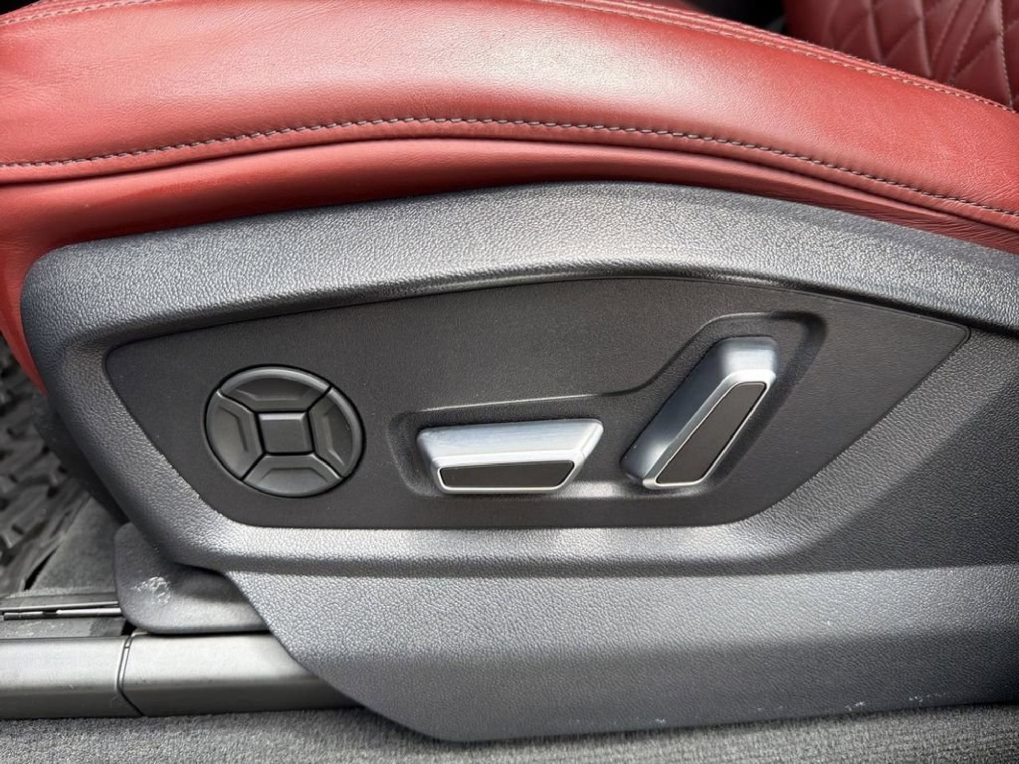 Used 2024 Mythos Black Metallic Audi Premium Plus image 17