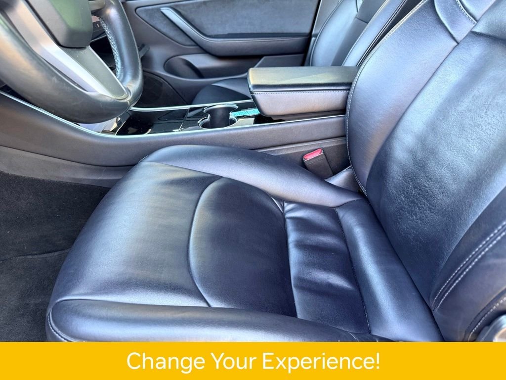 Used 2018  Tesla Long Range image 13