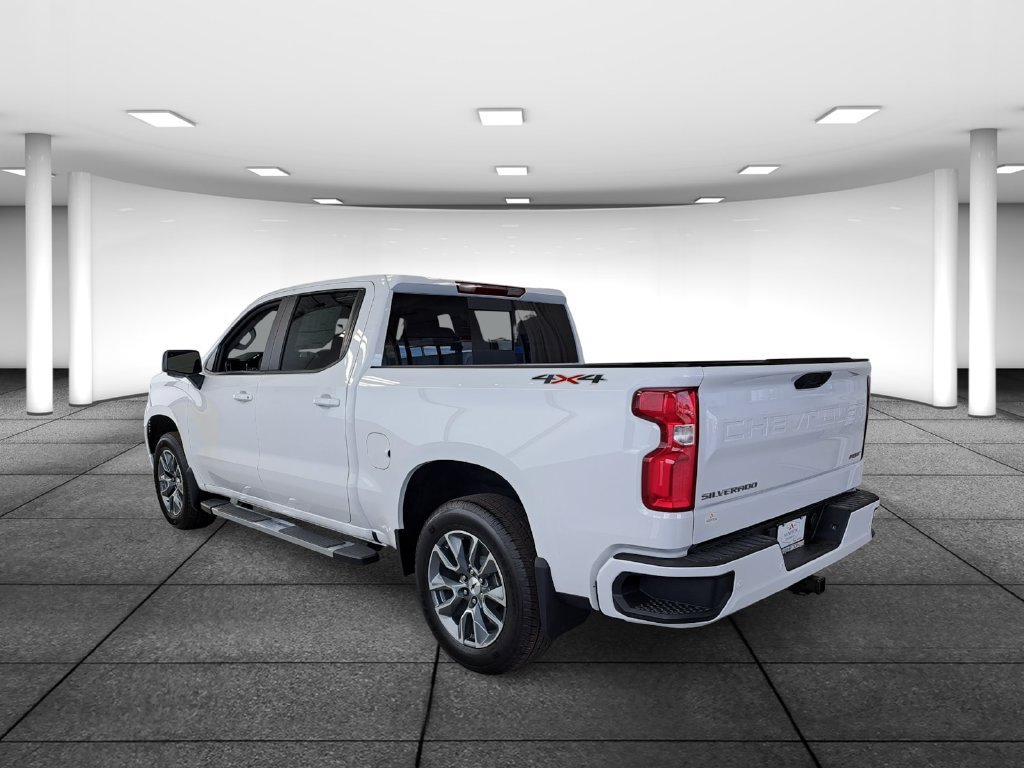2026 Chevrolet Silverado 1500 RST Crew Cab Pickup Slide 5