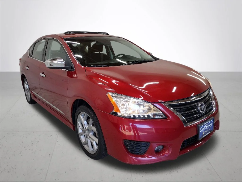Used 2014 Red Nissan SR image 4