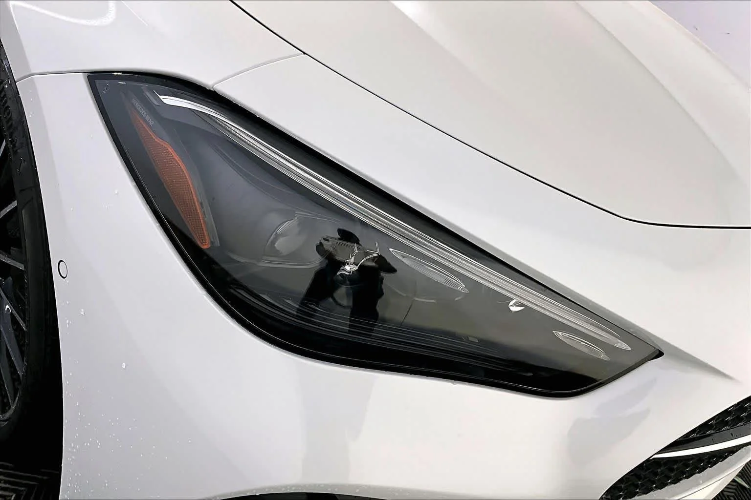 New 2026 MANUFAKTUR Moonlight White Metallic Mercedes-Benz CLE 450 image 16