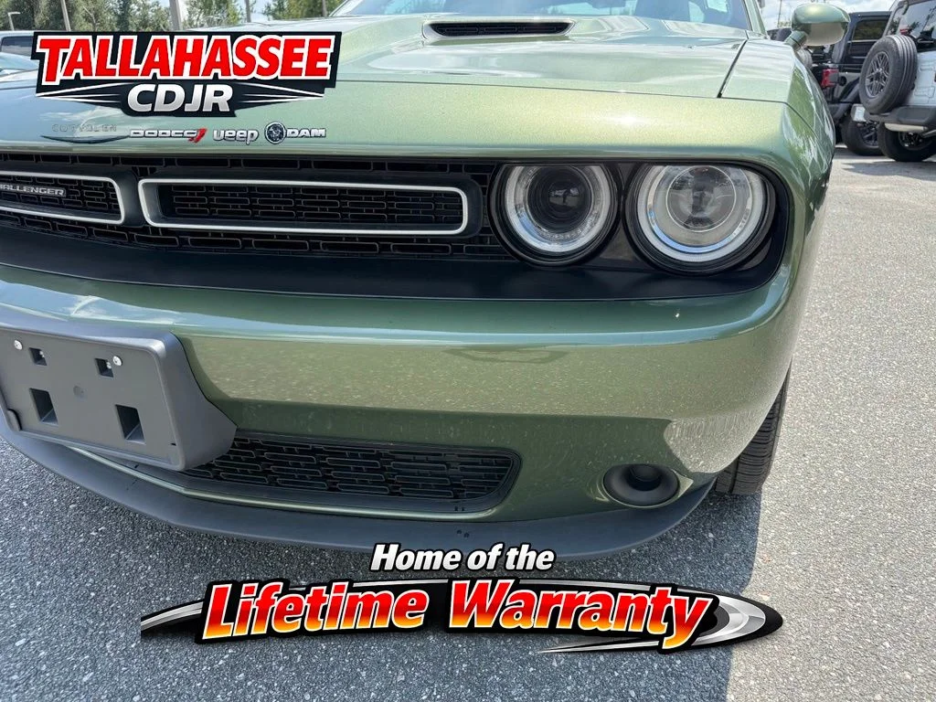 Used 2023 Green Dodge SXT image 9
