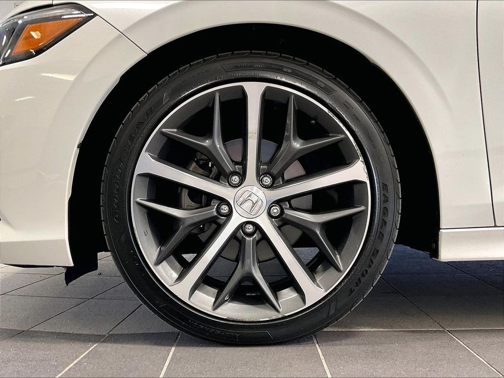 Used 2023 Platinum White Honda Touring image 7