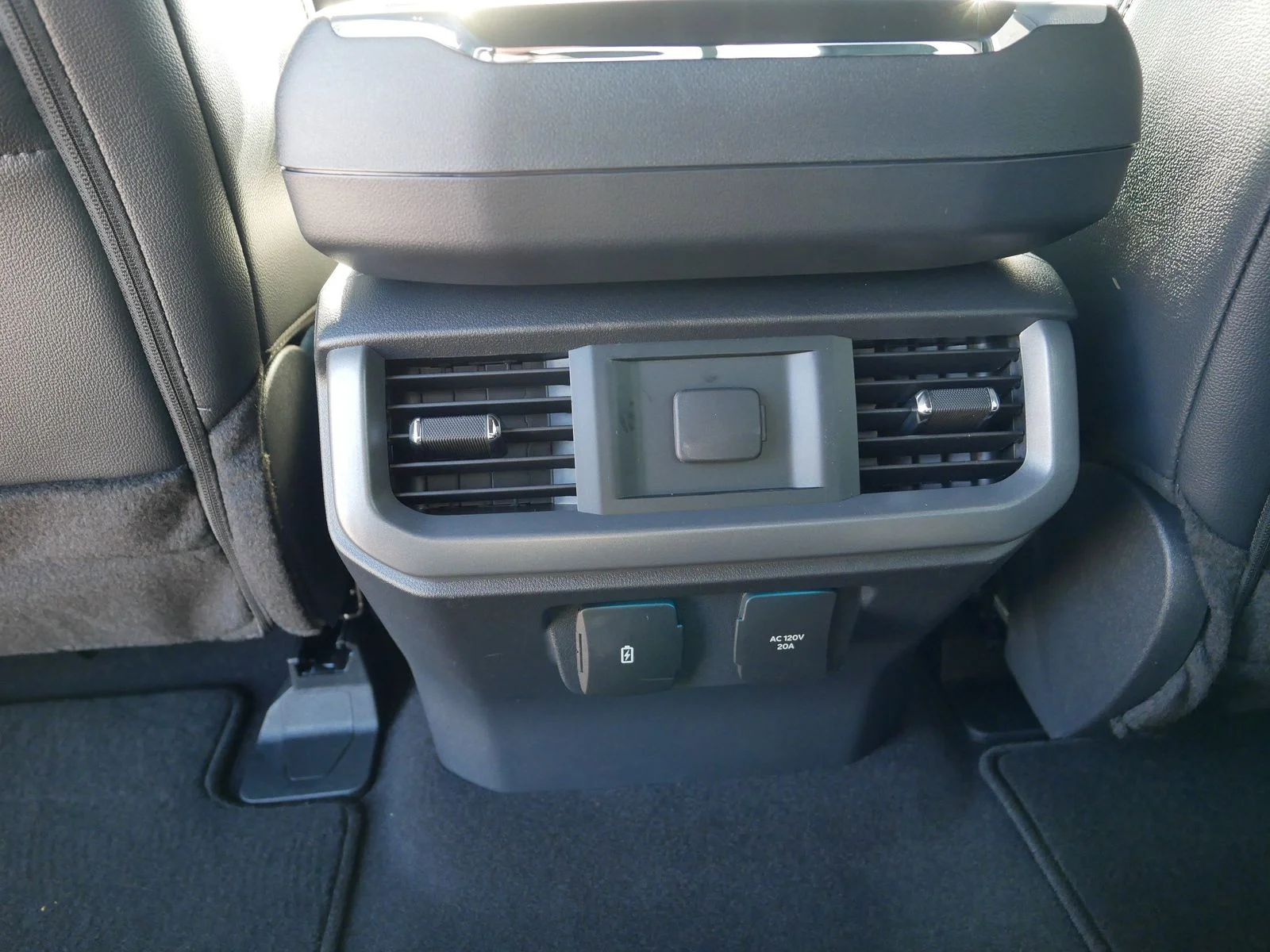 2025 Ford F-150 Lariat - Photo 17