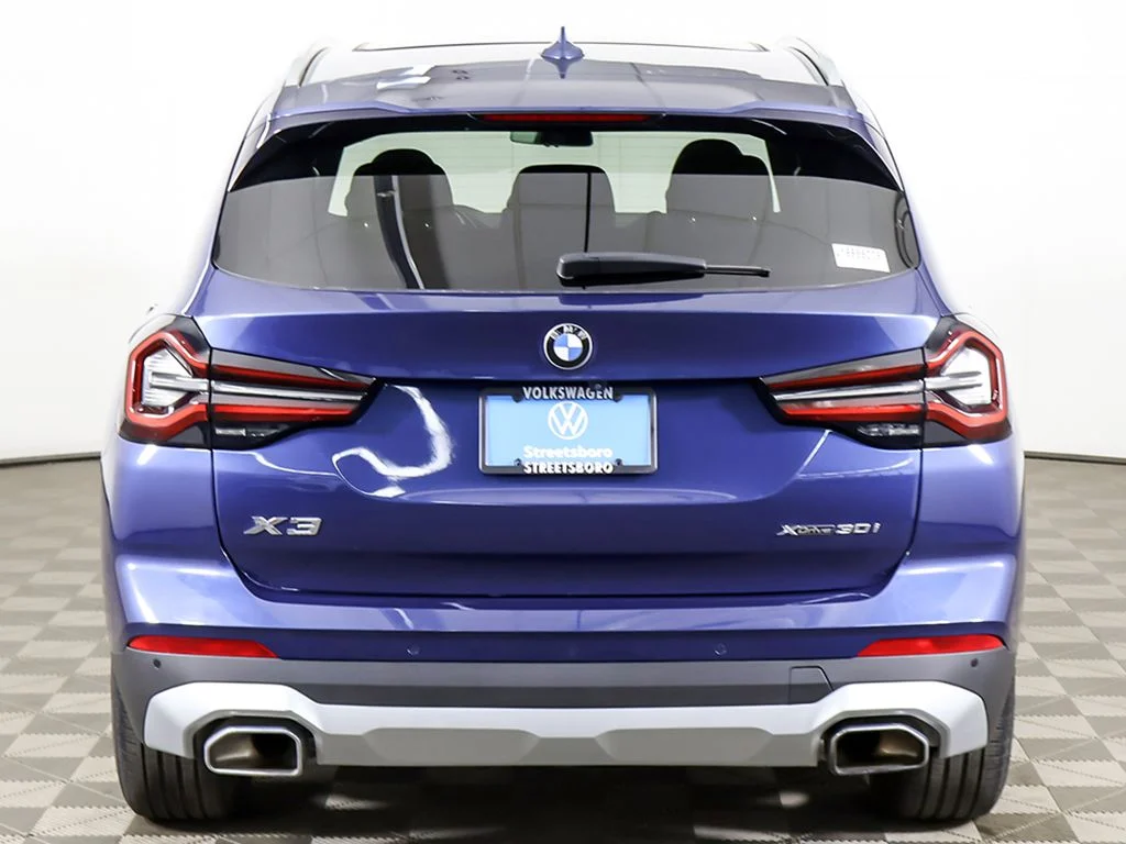 Used 2022 Phytonic Blue Metallic BMW xDrive30i image 14
