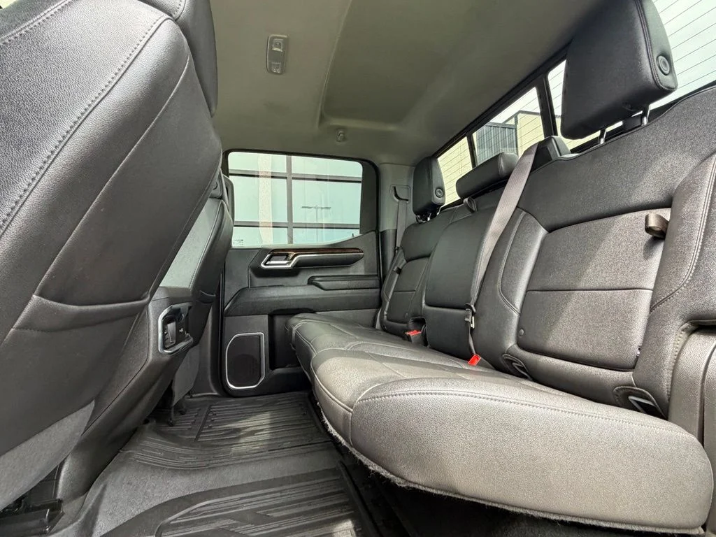 Used 2024 Gray GMC Elevation image 21