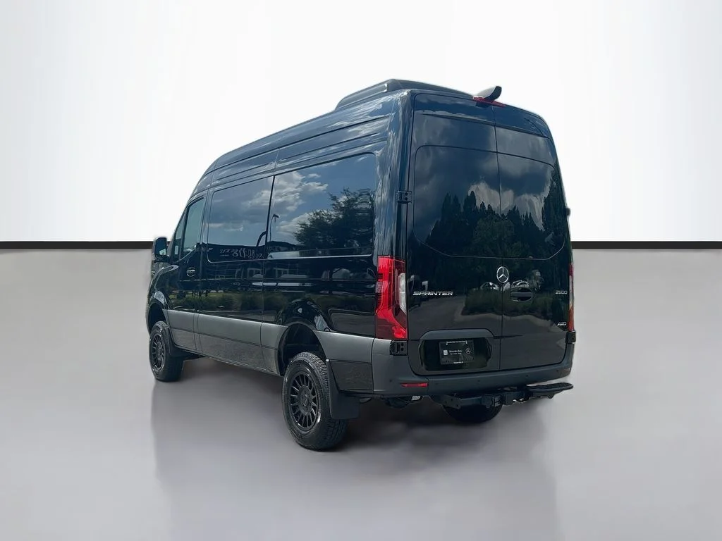 New 2026  Mercedes-Benz Cargo 144 WB image 6
