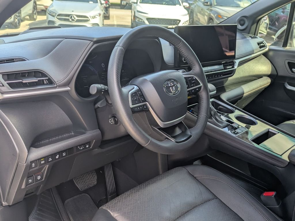 Used 2025 Beige Toyota Platinum image 29