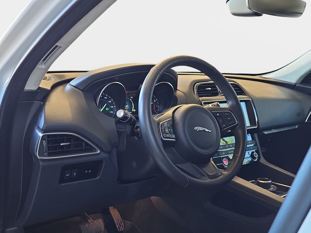 Used 2020  Jaguar 25t image 19