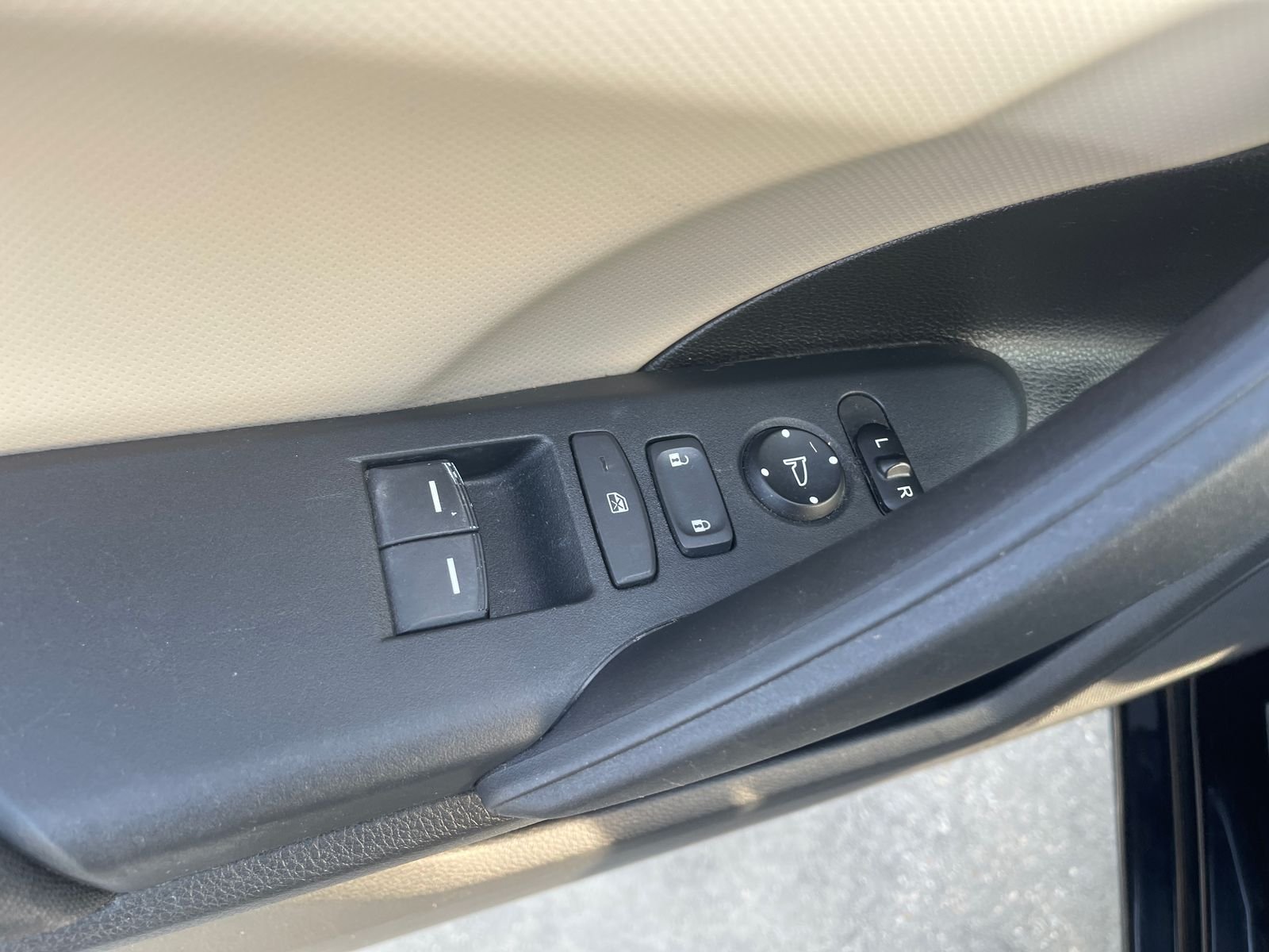 Used 2016 Black Honda LX-P image 21