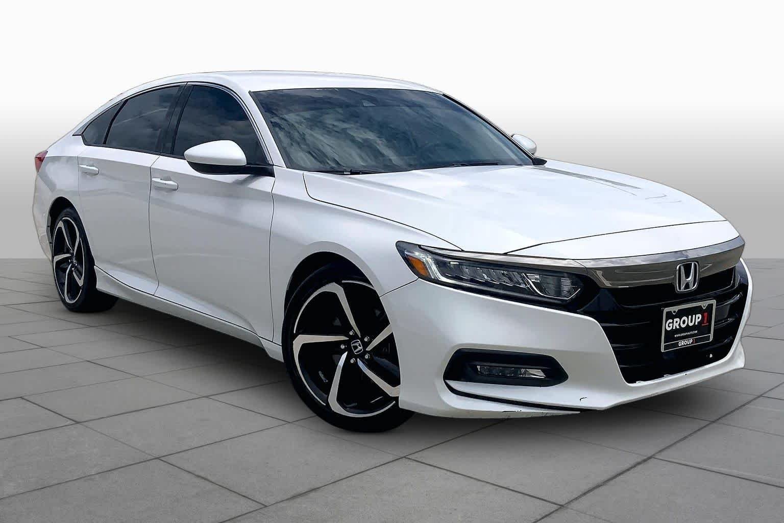 Used 2018 Platinum White Pearl Honda Sport 1.5T image 3