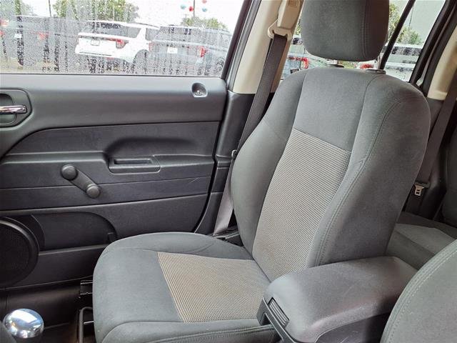 Used 2016 Billet Silver Metallic Jeep  image 22