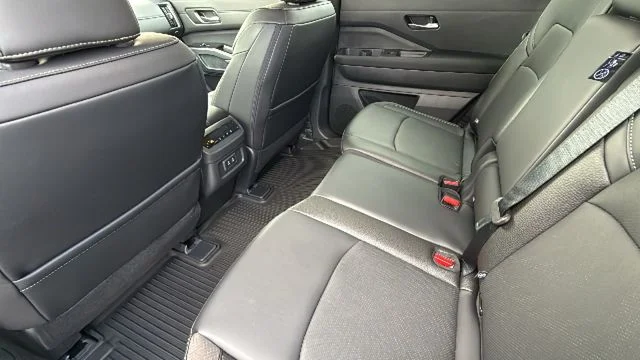 2026 Nissan Pathfinder SL - Photo 24