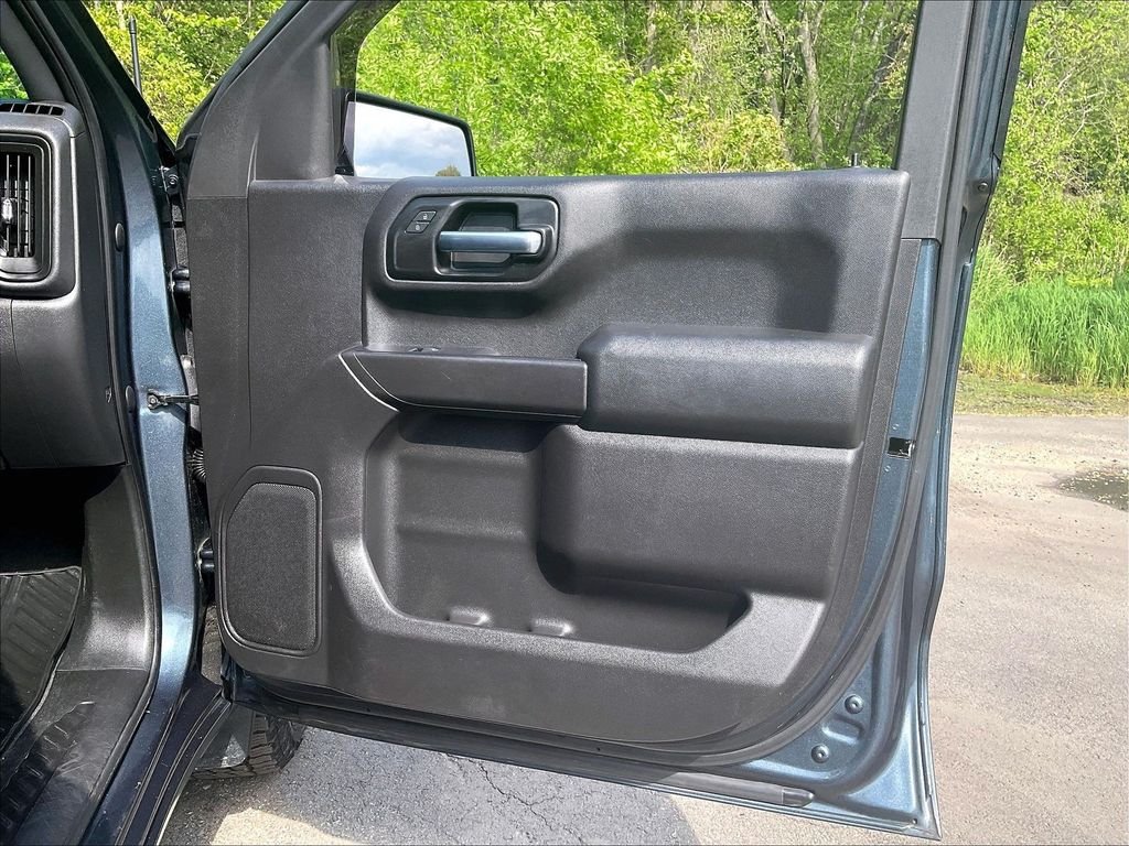 Used 2020 Gray Chevrolet Custom image 26