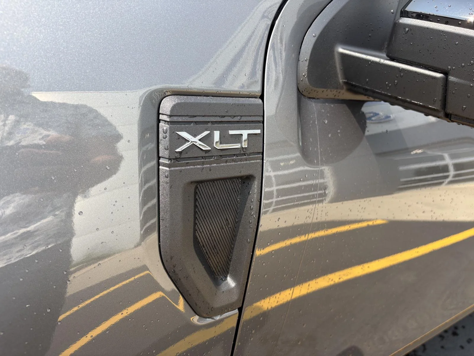 New 2026 Carbonized Gray Metallic Ford XLT image 9