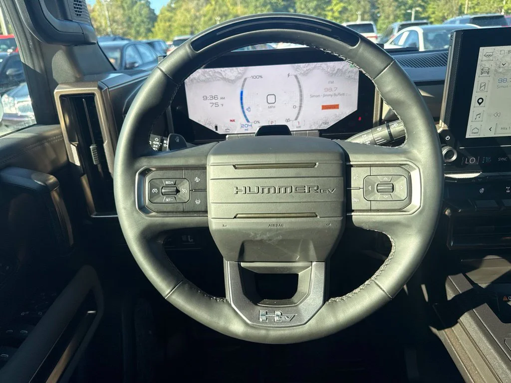 Used 2024 White GMC 2X image 13