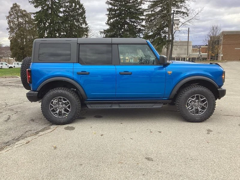 New 2025 Velocity Blue Metallic Ford Badlands® image 8