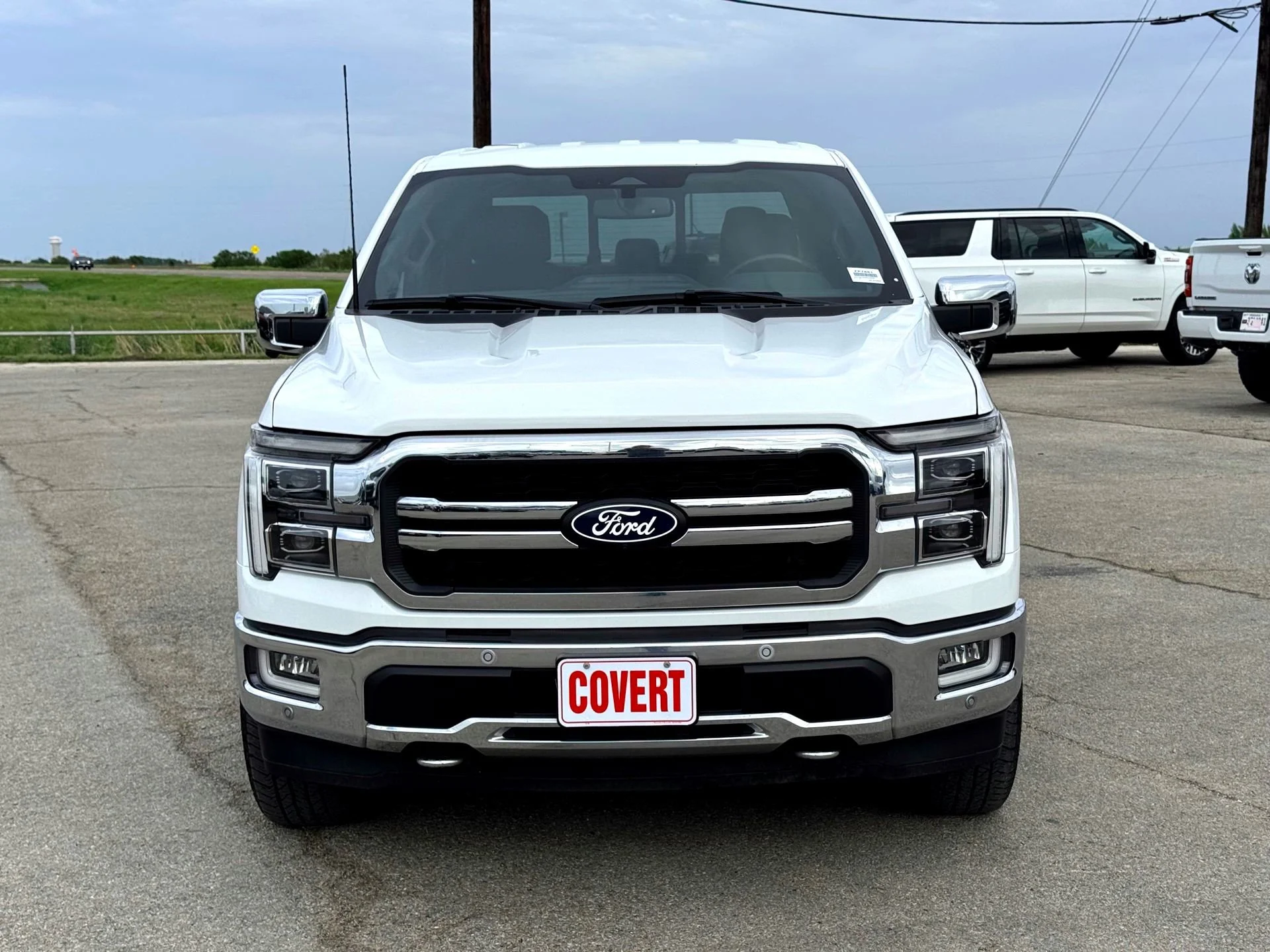 Used 2024  Ford Lariat image 3