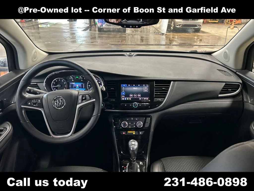 Used 2022 Silver Buick Preferred image 18