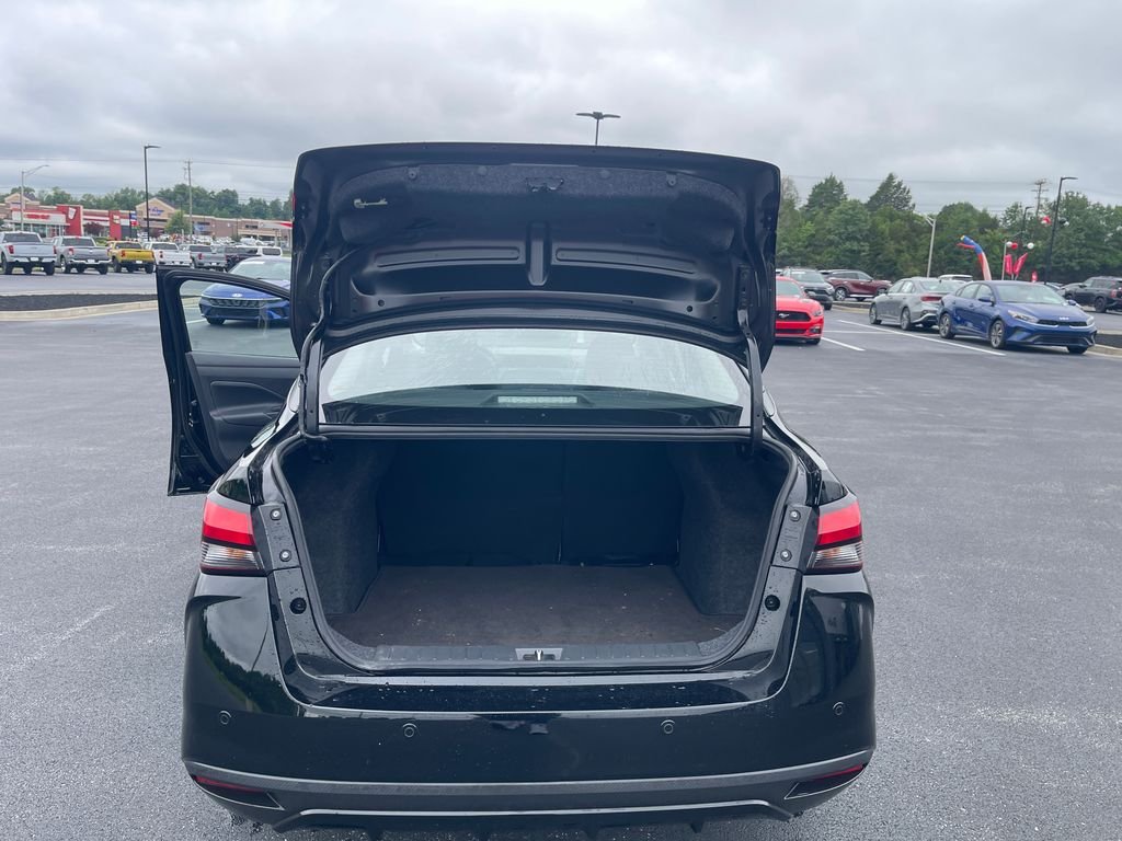 Used 2024 Black Nissan 1.6 SV image 9