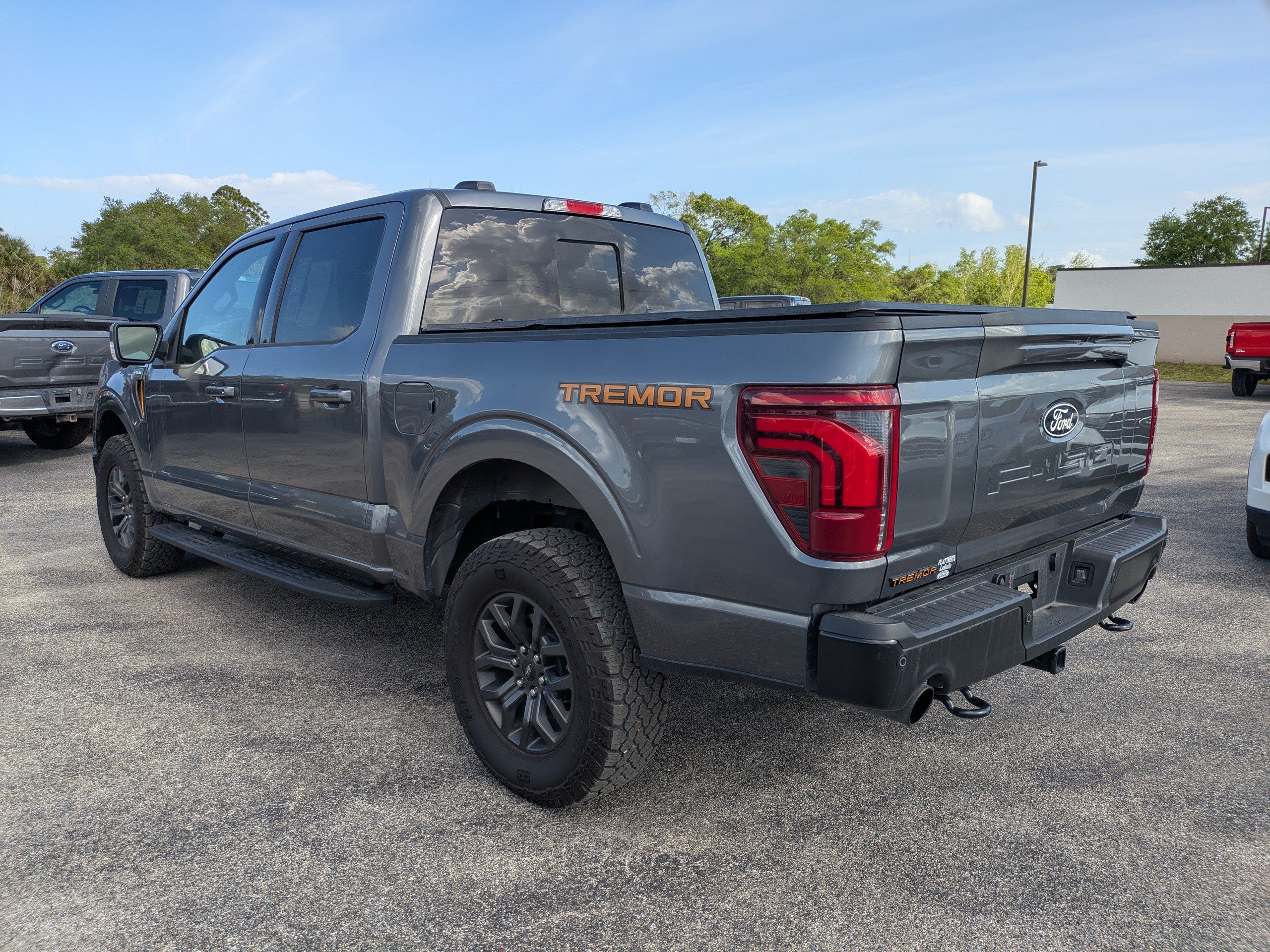 Used 2025  Ford Tremor image 6