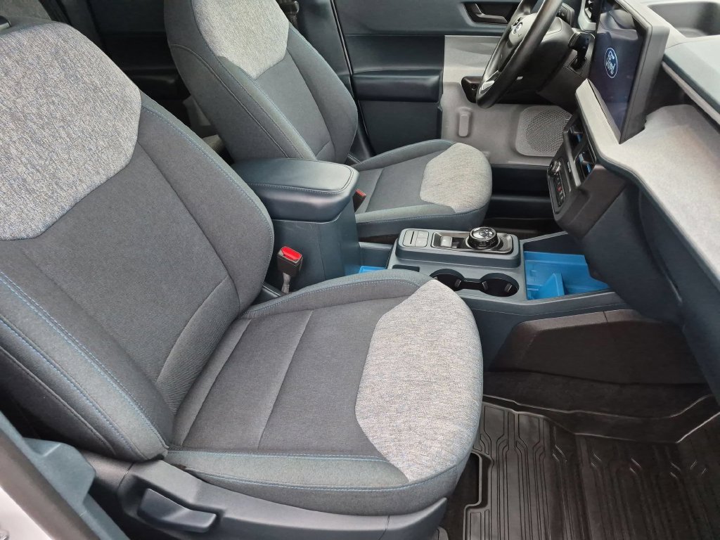 Used 2025 White Ford XLT image 21