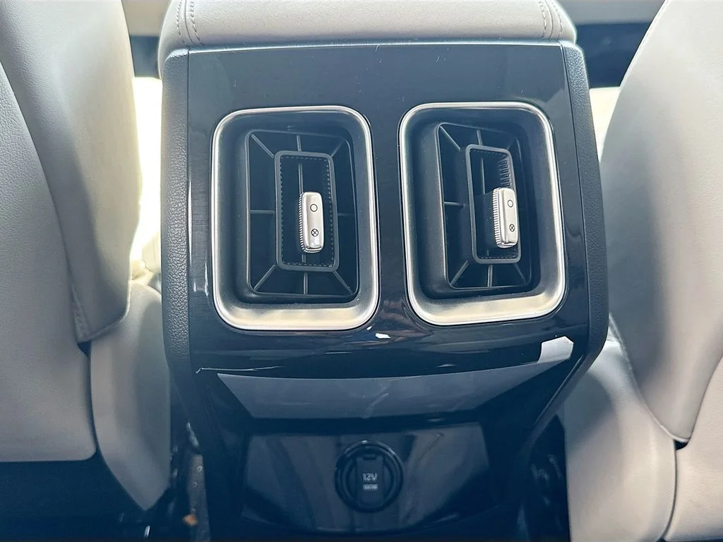 Used 2025 White Kia SX image 29
