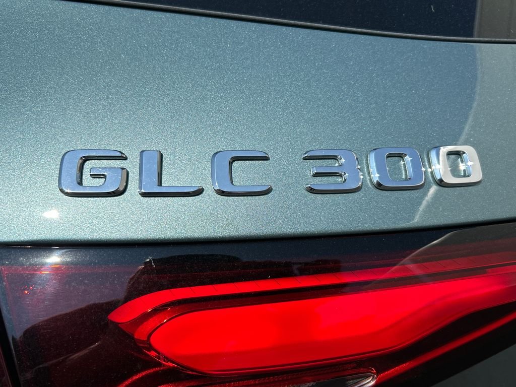 New 2027 Verde Silver Metallic Mercedes-Benz GLC 300 image 31