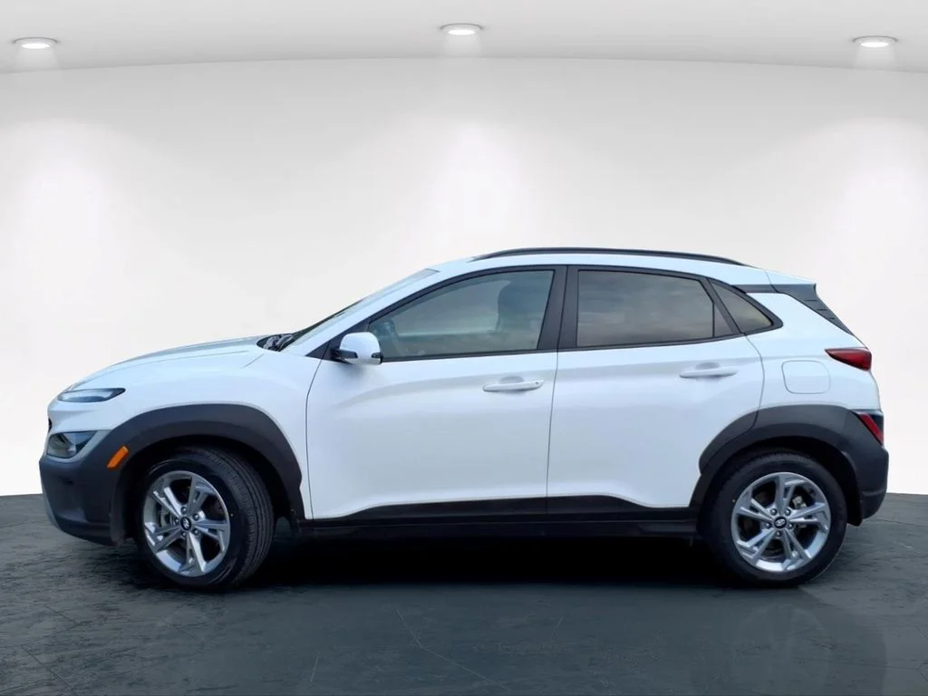 Used 2023 White Hyundai SEL image 13