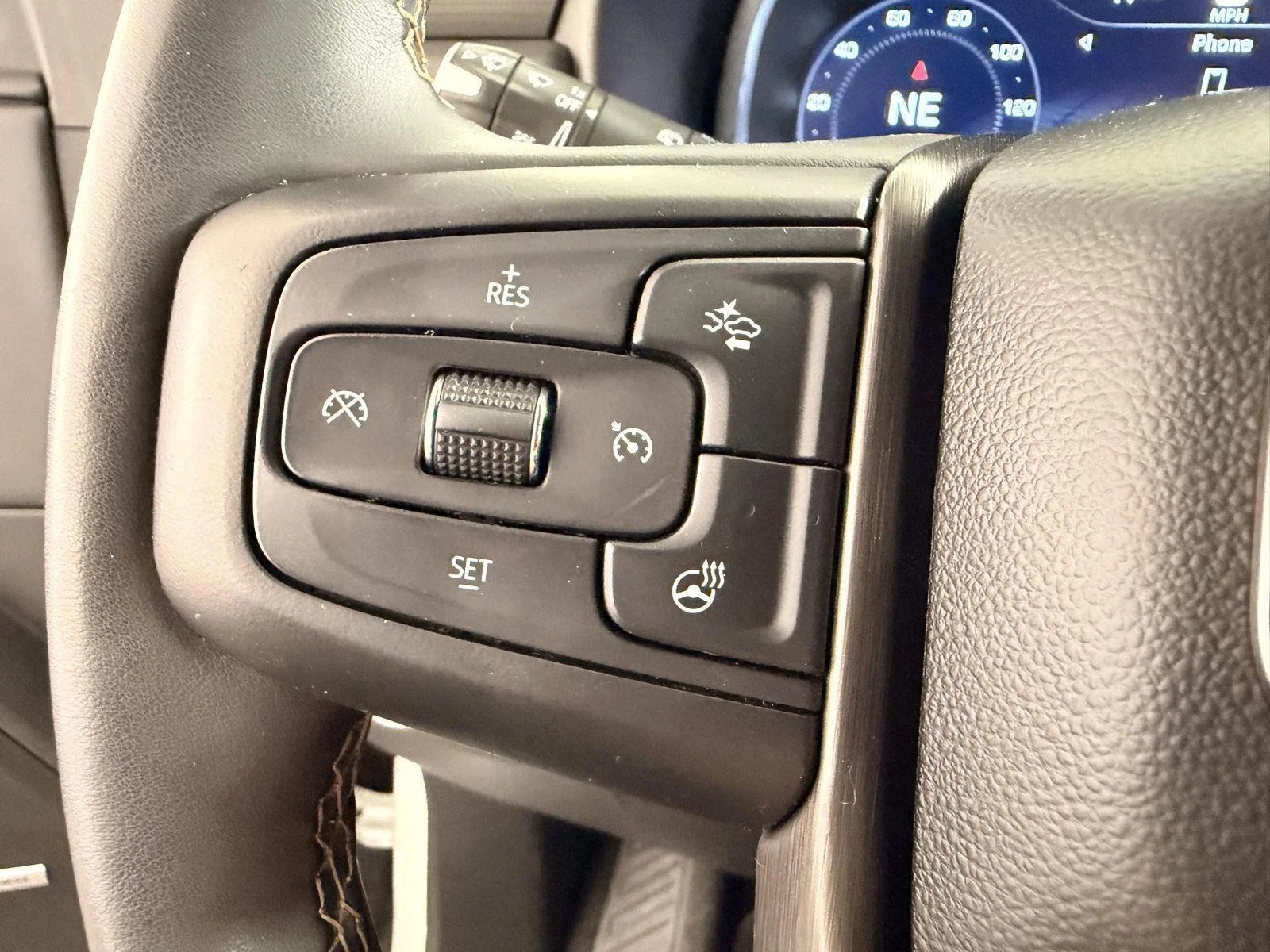 Used 2023 White Frost Tricoat GMC AT4 image 29