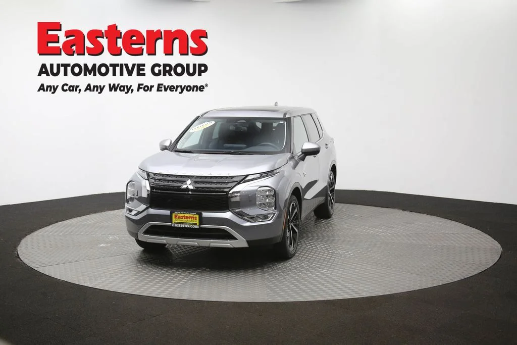 Used 2023 Silver Mitsubishi SE image 54