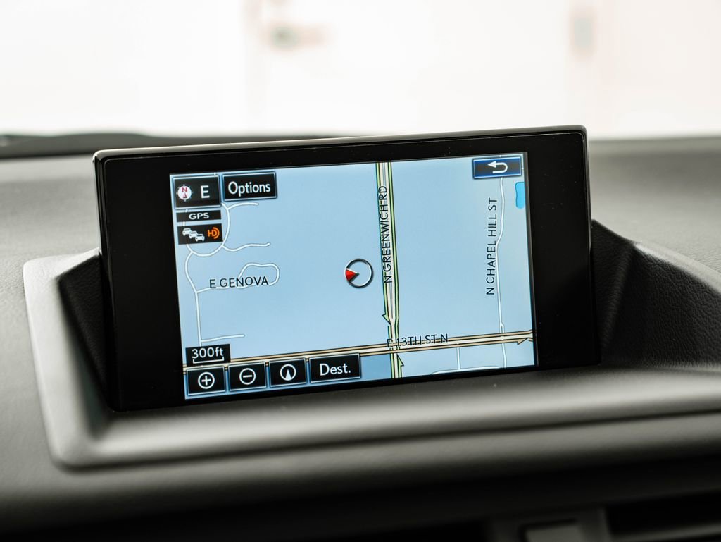 Used 2014 Pearl Lexus 200h image 30