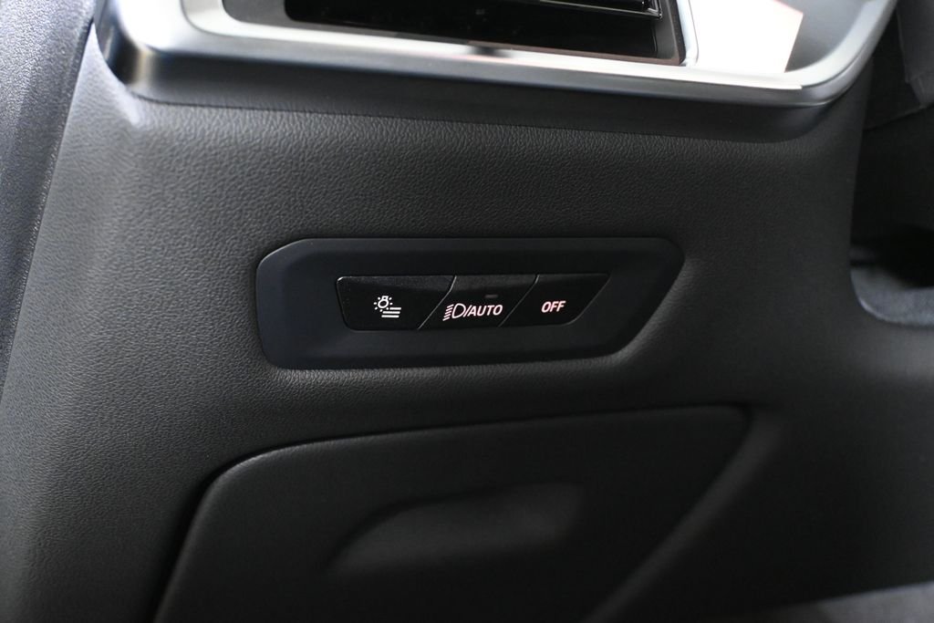 New 2026 Black Sapphire Metallic BMW xDrive40i image 26